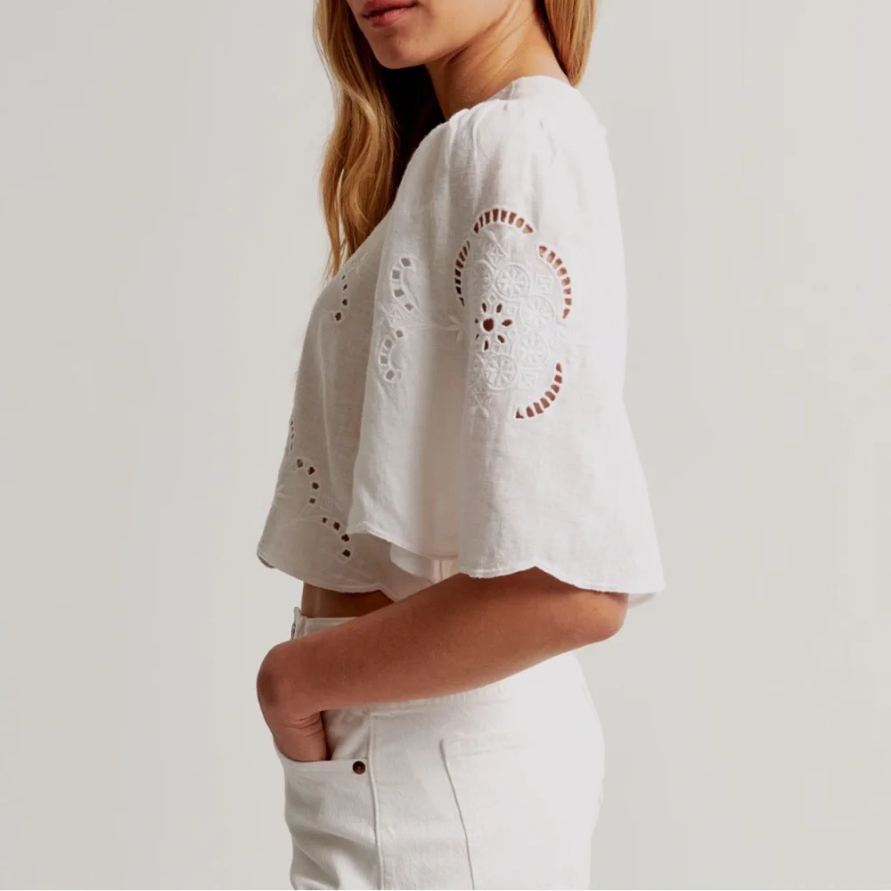 EUC Worn Once! Abercrombie white  Eyelet Angel sleeve Top size Medium ~$80 - Picture 2 of 6